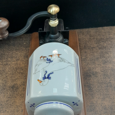 20190611-0807 Мельница для кофе настенная, ручная,  Leander, Мэри-Энн, декор Гуси