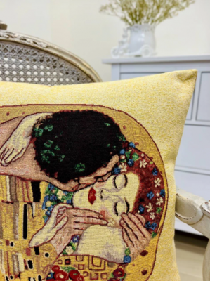 Поцелуй Климт Наволочка декоративная 45*45см  2520825 NEW